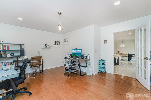 32 Rice Run, East Brunswick, NJ 08816