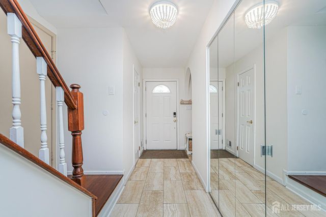 32 Rice Run, East Brunswick, NJ 08816