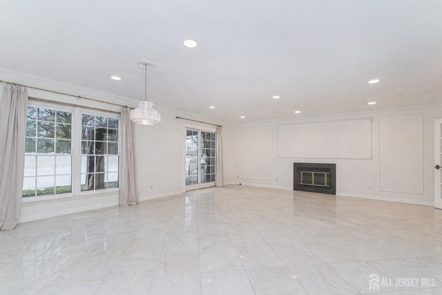 32 Rice Run, East Brunswick, NJ 08816