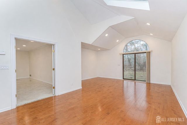 32 Rice Run, East Brunswick, NJ 08816