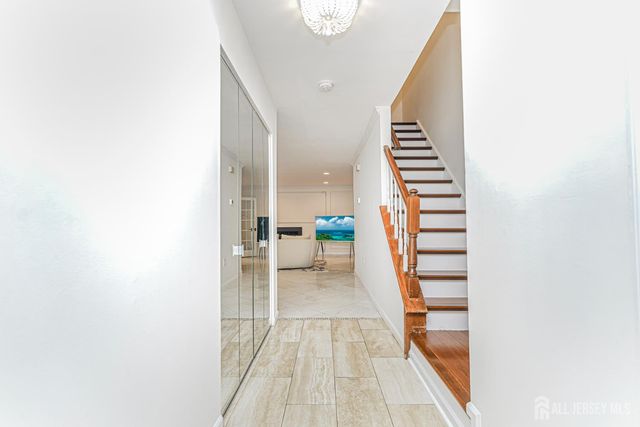 32 Rice Run, East Brunswick, NJ 08816