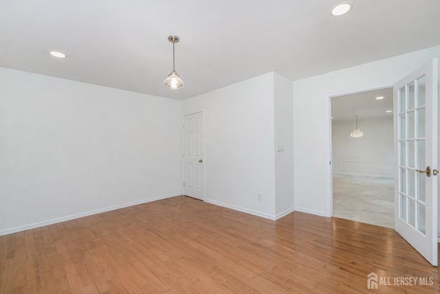 32 Rice Run, East Brunswick, NJ 08816