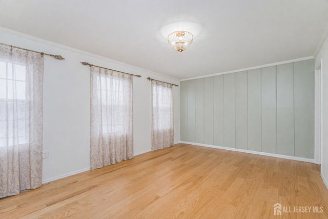 32 Rice Run, East Brunswick, NJ 08816