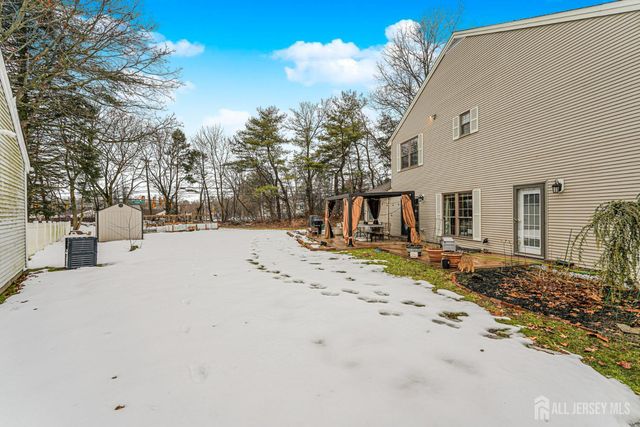 32 Rice Run, East Brunswick, NJ 08816