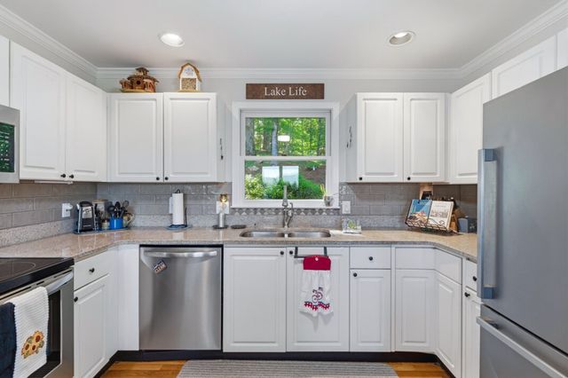 1925 Lakeview Summit Drive, Young Harris, GA 30582