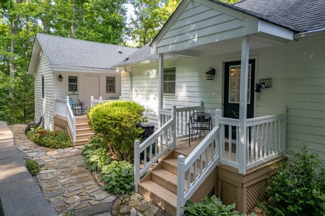 1925 Lakeview Summit Drive, Young Harris, GA 30582