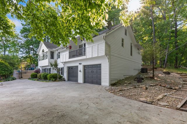1925 Lakeview Summit Drive, Young Harris, GA 30582