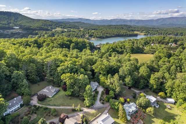 1925 Lakeview Summit Drive, Young Harris, GA 30582