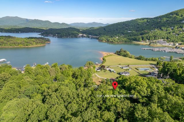 1925 Lakeview Summit Drive, Young Harris, GA 30582