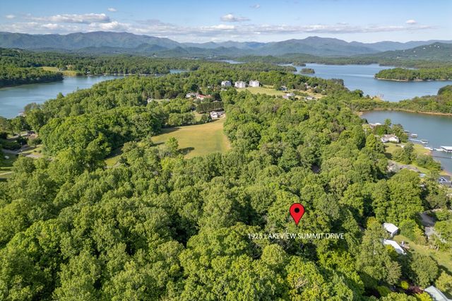 1925 Lakeview Summit Drive, Young Harris, GA 30582