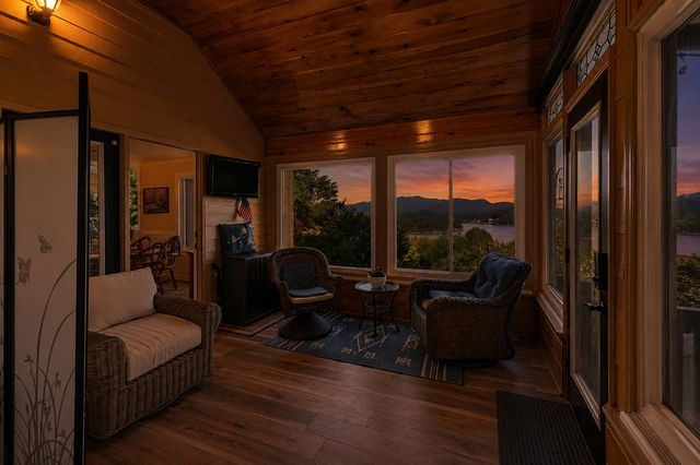 1925 Lakeview Summit Drive, Young Harris, GA 30582