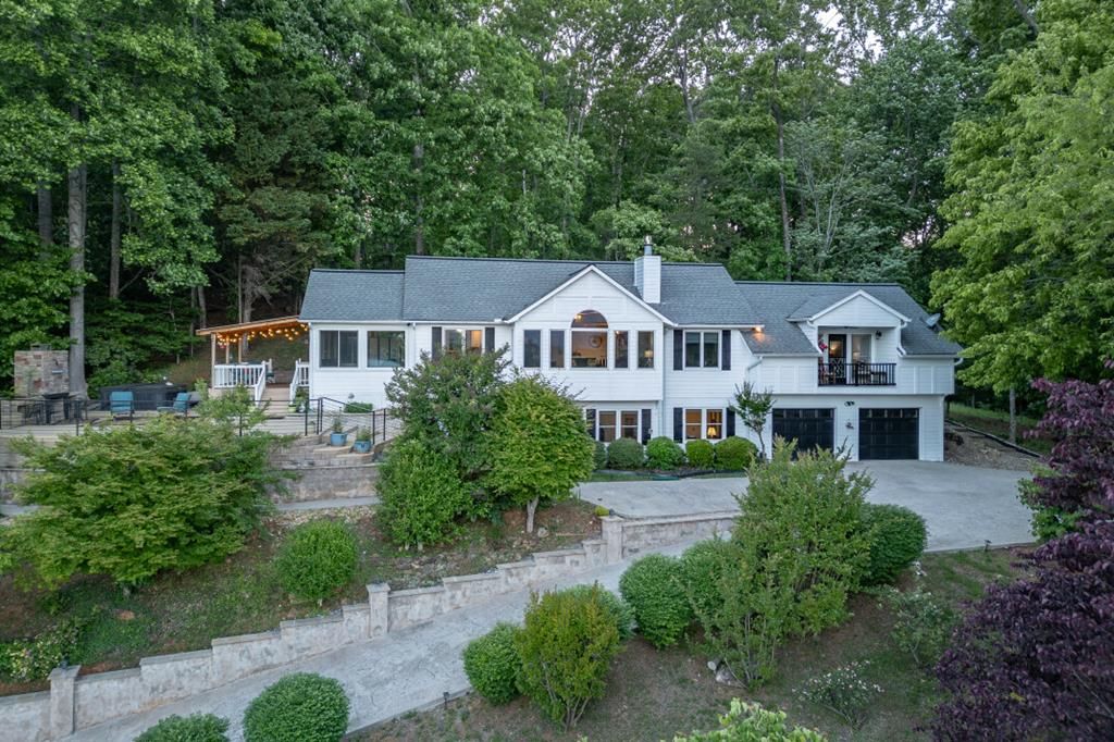 1925 Lakeview Summit Drive, Young Harris, GA 30582