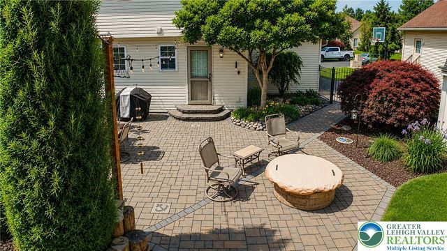 1738 Crownwood Street, Salisbury Twp, PA 18103
