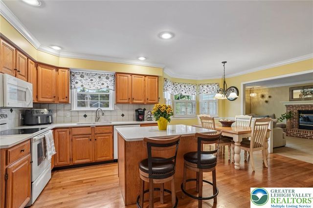 1738 Crownwood Street, Salisbury Twp, PA 18103