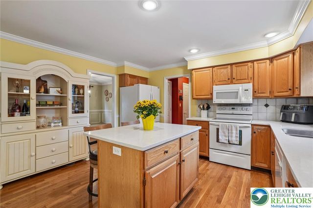 1738 Crownwood Street, Salisbury Twp, PA 18103