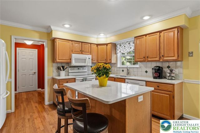 1738 Crownwood Street, Salisbury Twp, PA 18103