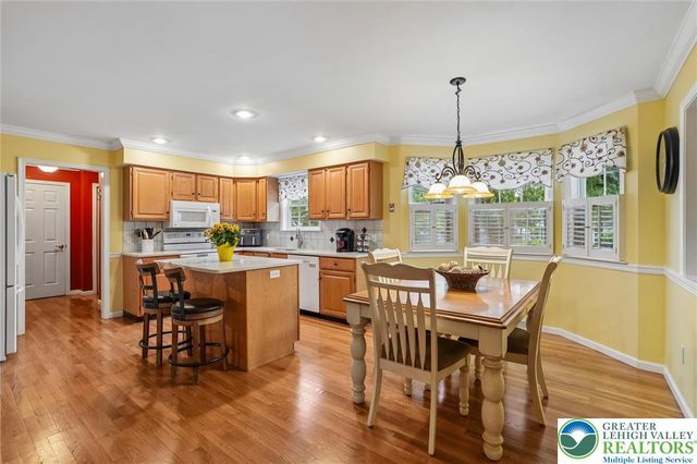 1738 Crownwood Street, Salisbury Twp, PA 18103