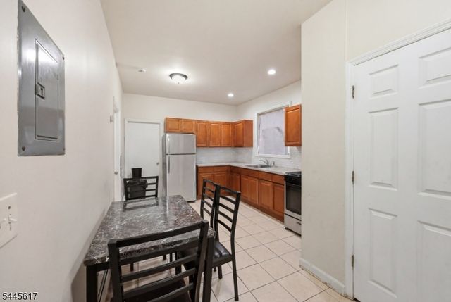 191 21St St, Irvington Twp., NJ 07111
