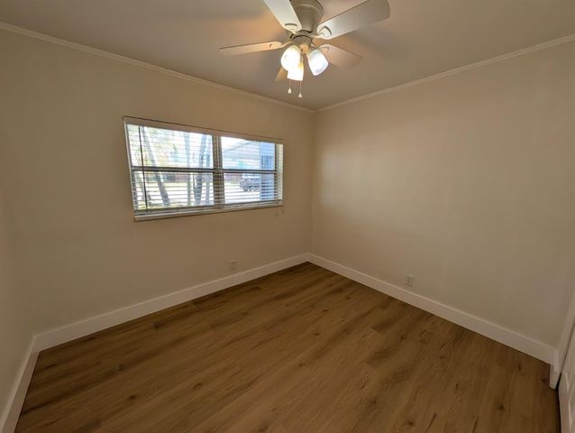 621 NE 56th Street, Oakland Park, FL 33334