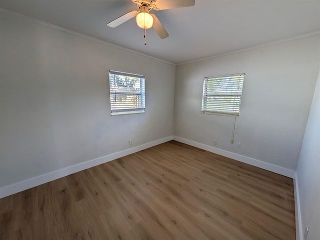 621 NE 56th Street, Oakland Park, FL 33334
