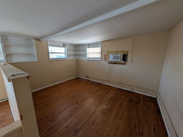 621 NE 56th Street, Oakland Park, FL 33334