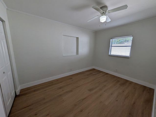 621 NE 56th Street, Oakland Park, FL 33334