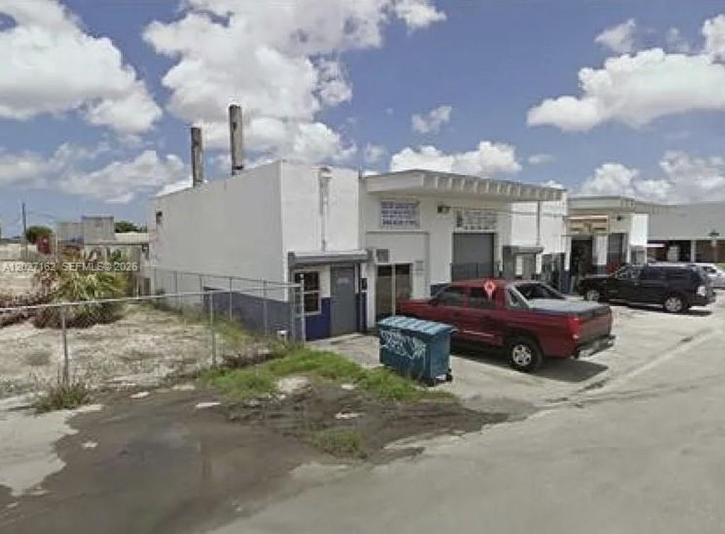 3805 NW 35th Avenue, Miami, FL 33142