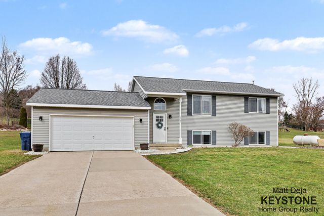 3567 Jacobs Corner Road NE, Rockford, MI 49341