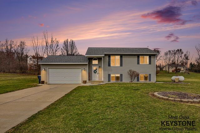 3567 Jacobs Corner Road NE, Rockford, MI 49341