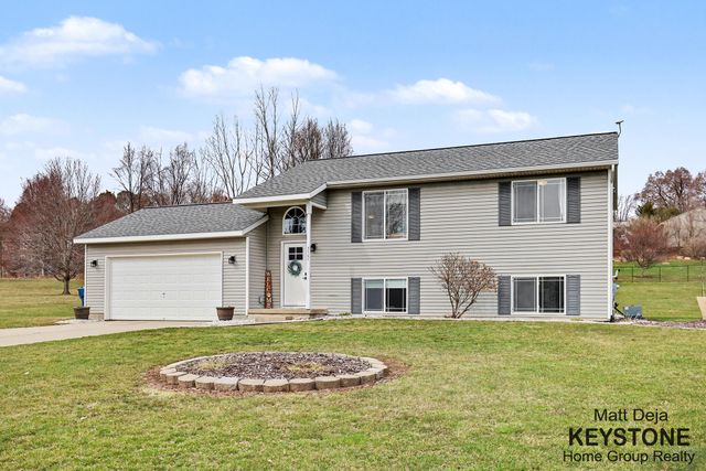 3567 Jacobs Corner Road NE, Rockford, MI 49341