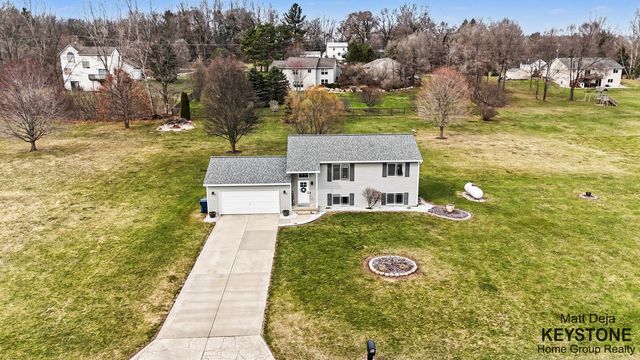 3567 Jacobs Corner Road NE, Rockford, MI 49341