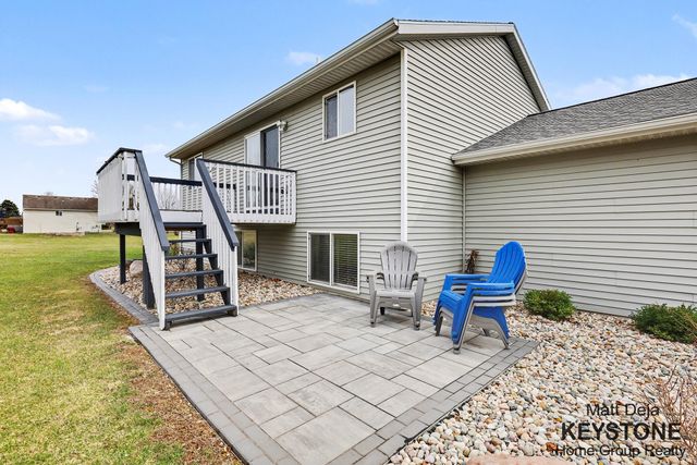 3567 Jacobs Corner Road NE, Rockford, MI 49341