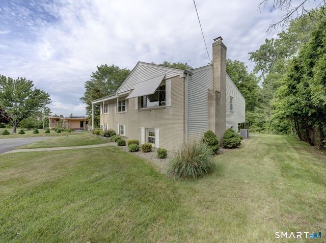 390 Ballfall Road, Middletown, CT 06457