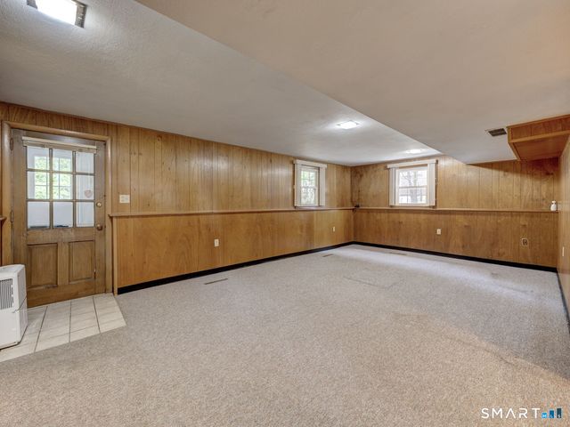 390 Ballfall Road, Middletown, CT 06457