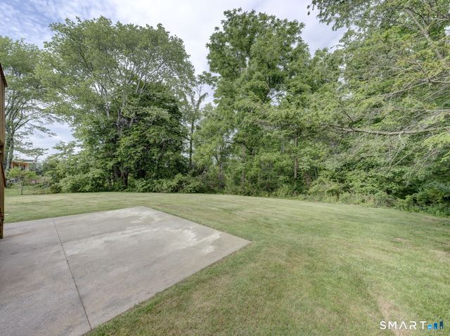 390 Ballfall Road, Middletown, CT 06457