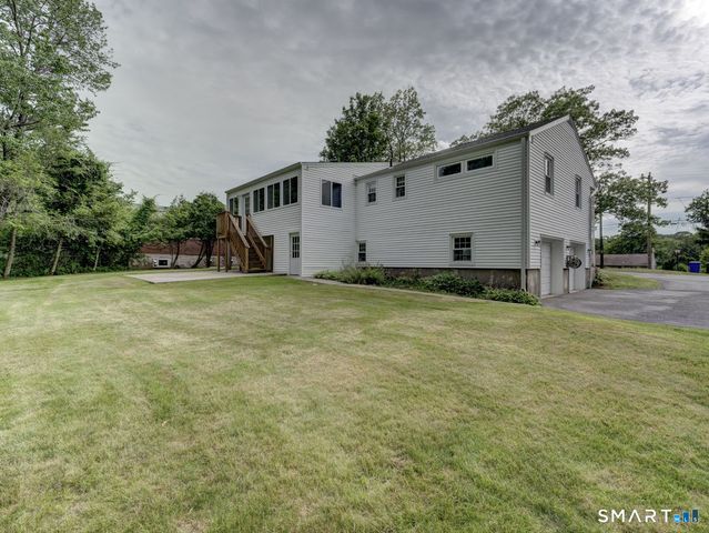 390 Ballfall Road, Middletown, CT 06457