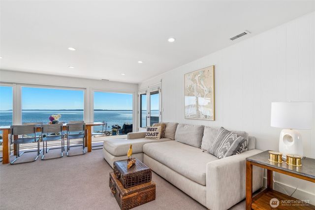 2556 Sunlight Beach Road, Clinton, WA 98236