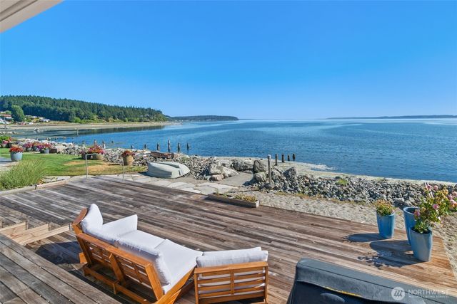 2556 Sunlight Beach Road, Clinton, WA 98236