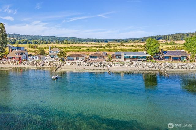 2556 Sunlight Beach Road, Clinton, WA 98236
