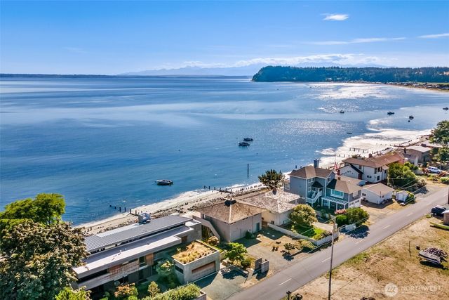 2556 Sunlight Beach Road, Clinton, WA 98236
