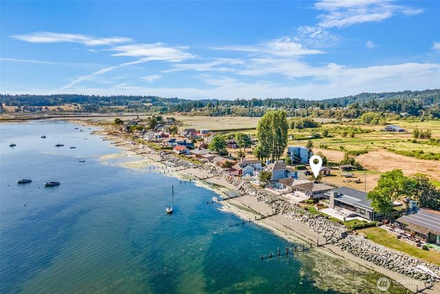 2556 Sunlight Beach Road, Clinton, WA 98236