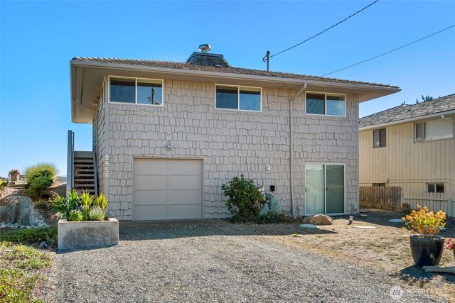 2556 Sunlight Beach Road, Clinton, WA 98236