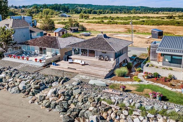 2556 Sunlight Beach Road, Clinton, WA 98236