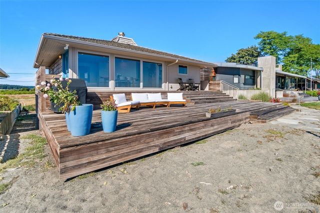 2556 Sunlight Beach Road, Clinton, WA 98236