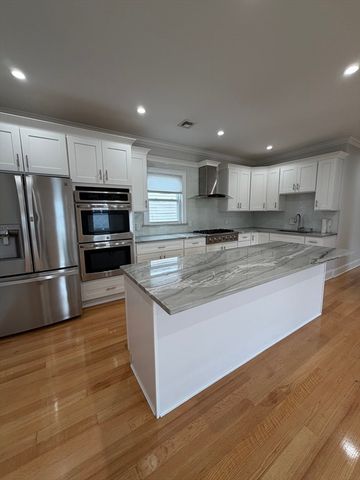 27 Lyon St 3, Boston, MA 02122