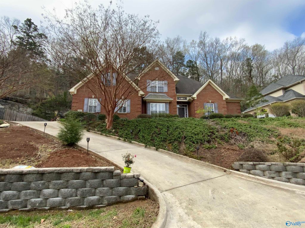 3014 Box Canyon Road, Huntsville, AL 35803