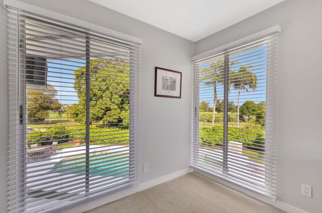 10355 Seagrape Way, Palm Beach Gardens, FL 33418