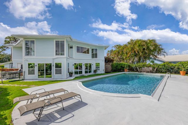10355 Seagrape Way, Palm Beach Gardens, FL 33418