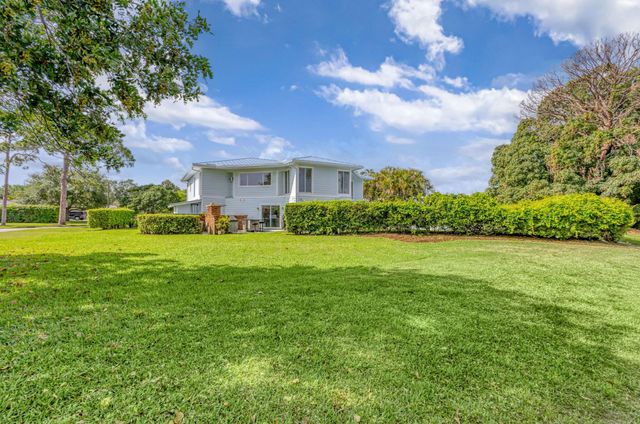 10355 Seagrape Way, Palm Beach Gardens, FL 33418