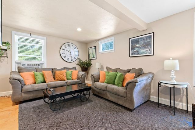 19 Ames Island Rd, Wareham, MA 02571